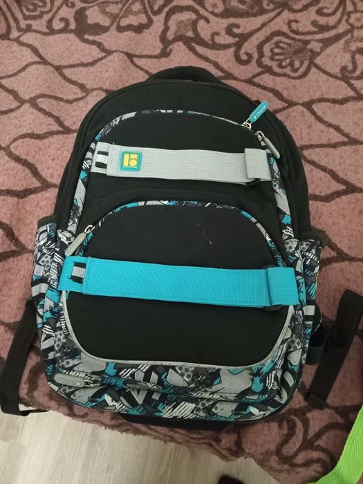 Продам рюкзак школьный.