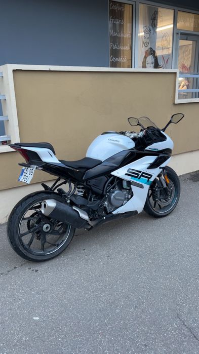 Cf moto 300 sr s