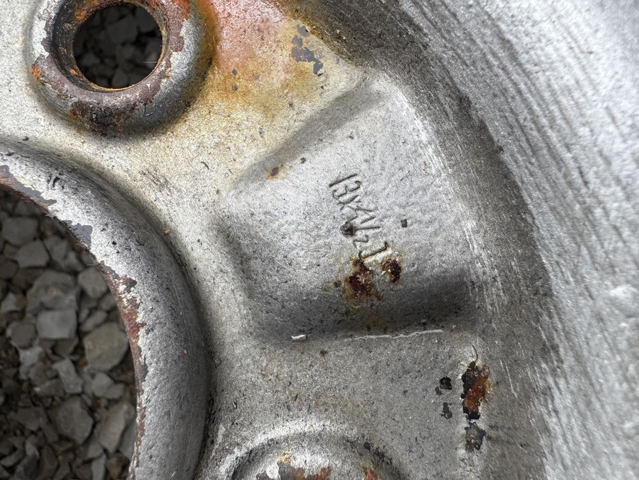 гуми с джанти комлект с тасове