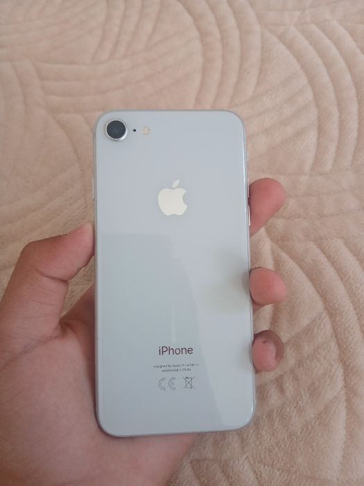 Vând sau schimb iphone 8