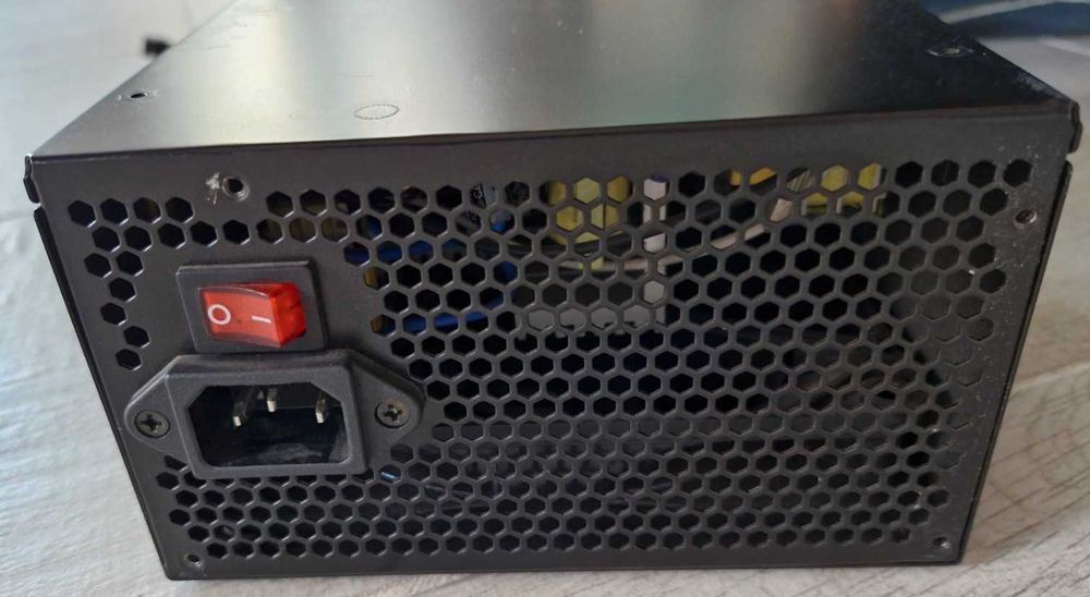 Mushkin Redline 2x4 DDR3 1866/ Ultron 650 W  /Geil 4x2DDR2 и др