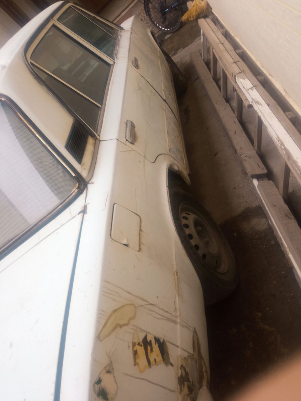 Vaz italyanskiy 1977 god