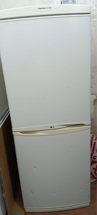 Холодильник     б/у