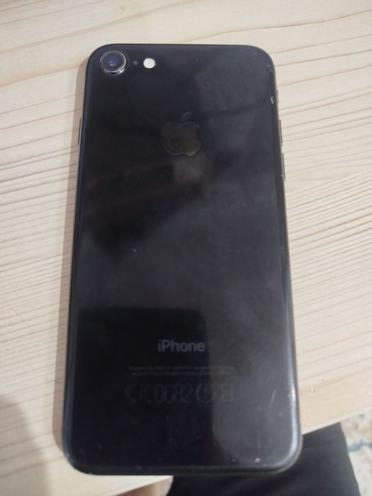 Айфон 7 продам работает четко