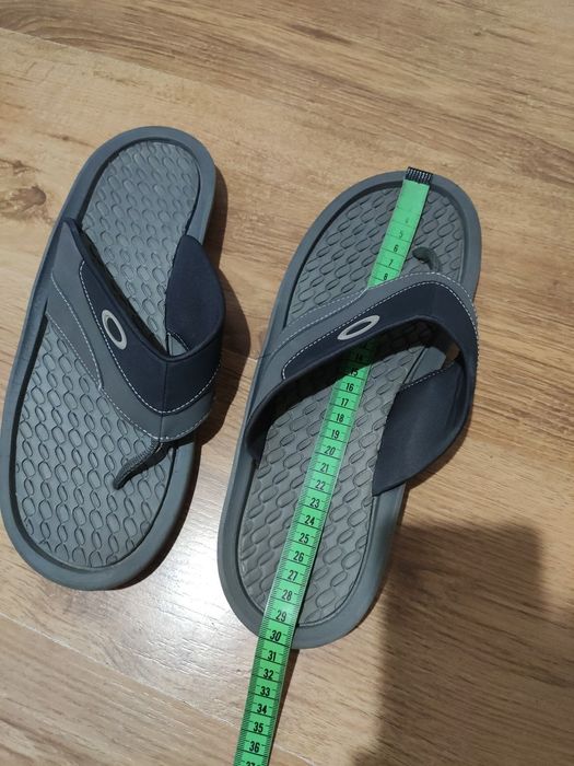 Șlapi Oakley mărimea 45