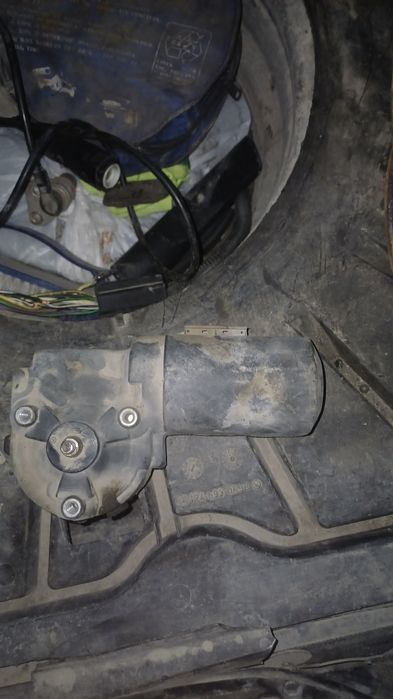 Продам моторчик дворник мерс 124