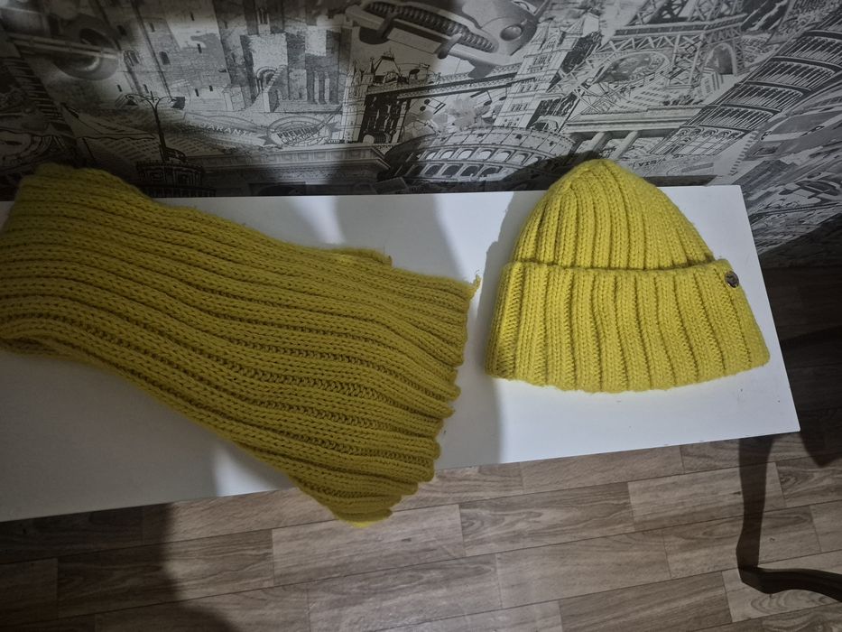 Продам шапку и шарф