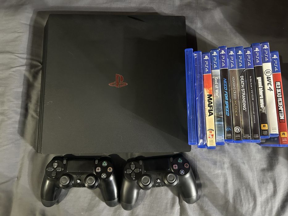 PlayStation 4 pro 1TB с дисками