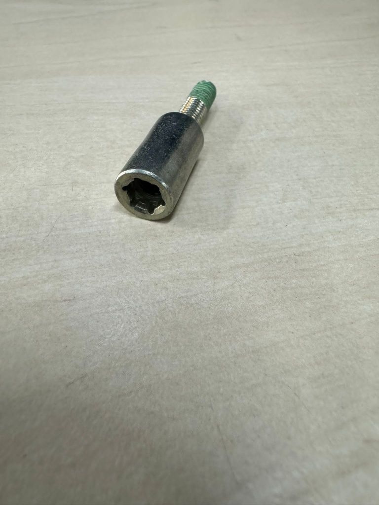 Surub chiuloasa - capac culbutori - pompa vacum BMW m47 n47 m57