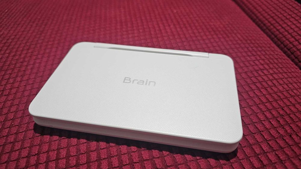 Японски Електронен речник SHARP Brain PW-A2