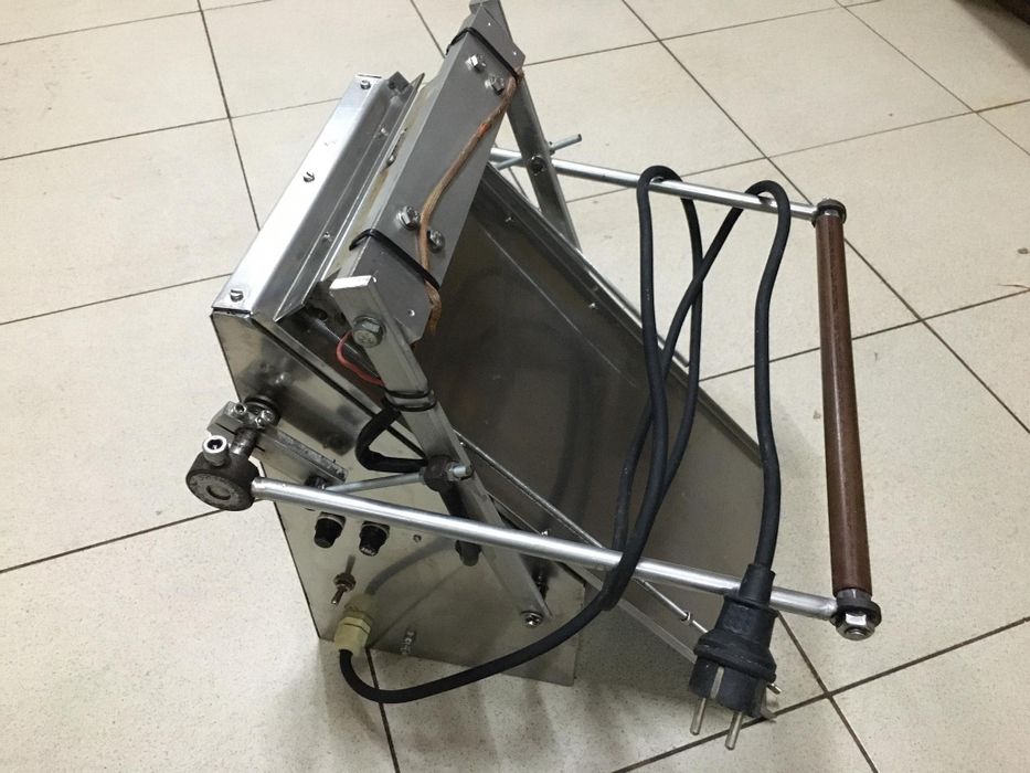 термоспояваща лепачка за найлонови и алуминиев пликове