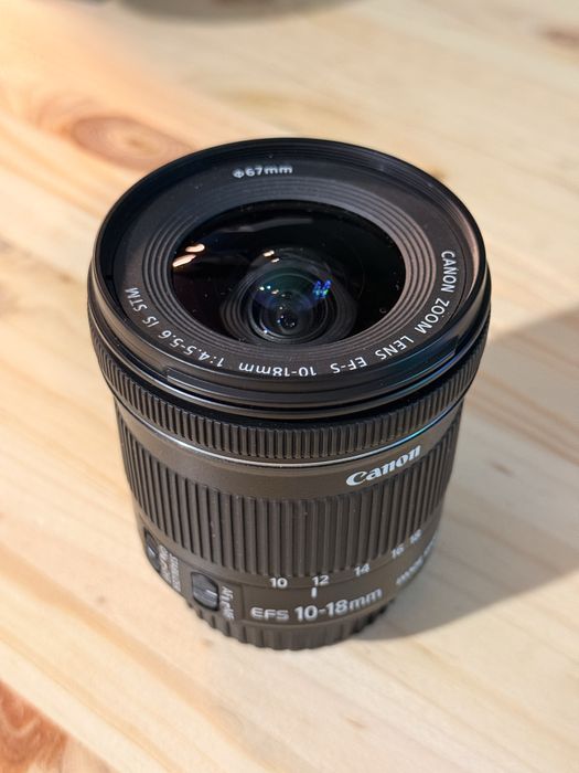 Obiectiv Canon 10-18mm ultra-wide