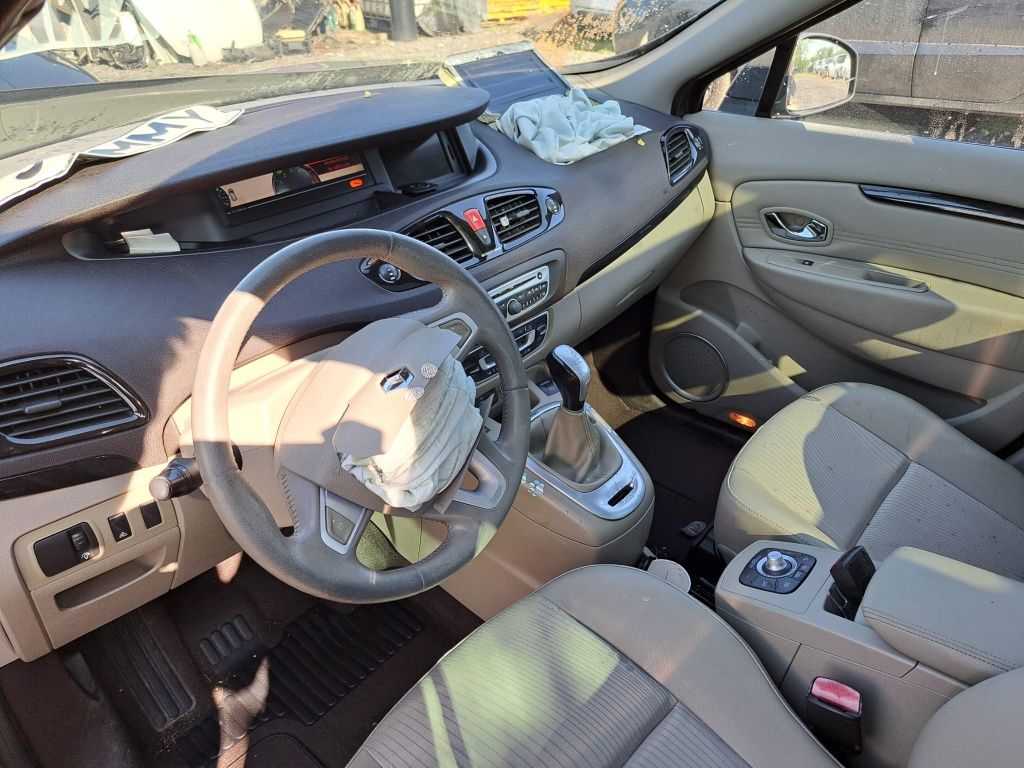 Dezmembrez Renault Scenic 1.5 DCI 110 cai automat