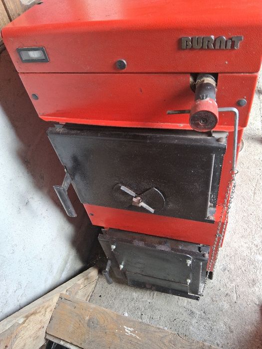 Centrala pe lemne si bricheti,preț negociabil