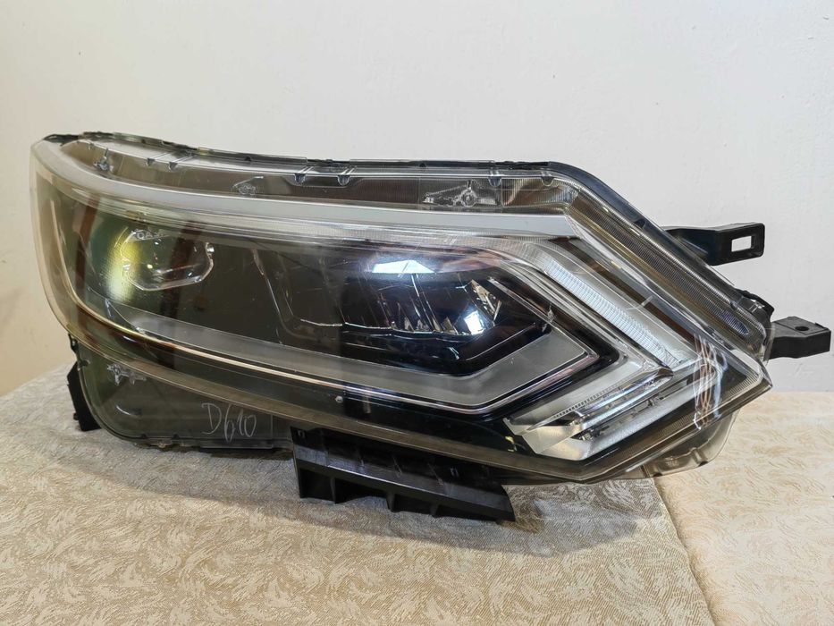 Фар Nissan Qashqai LED десен / Фар Нисан Кашкай Оригинален