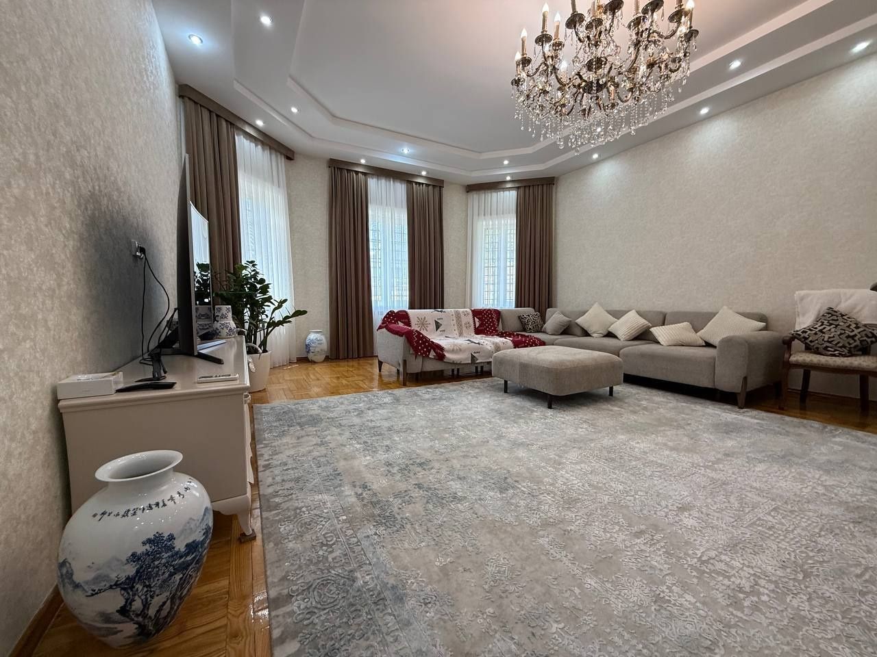 Продается Евро дом на Центре Луначарского