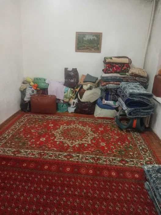 Продаётся квартира Шахристанский 1 ком галарейний дом 3 етаж 42 м2