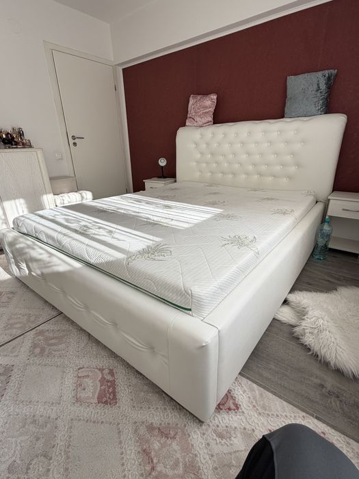 Pat dormitor cu saltea, 160x200, impecabil