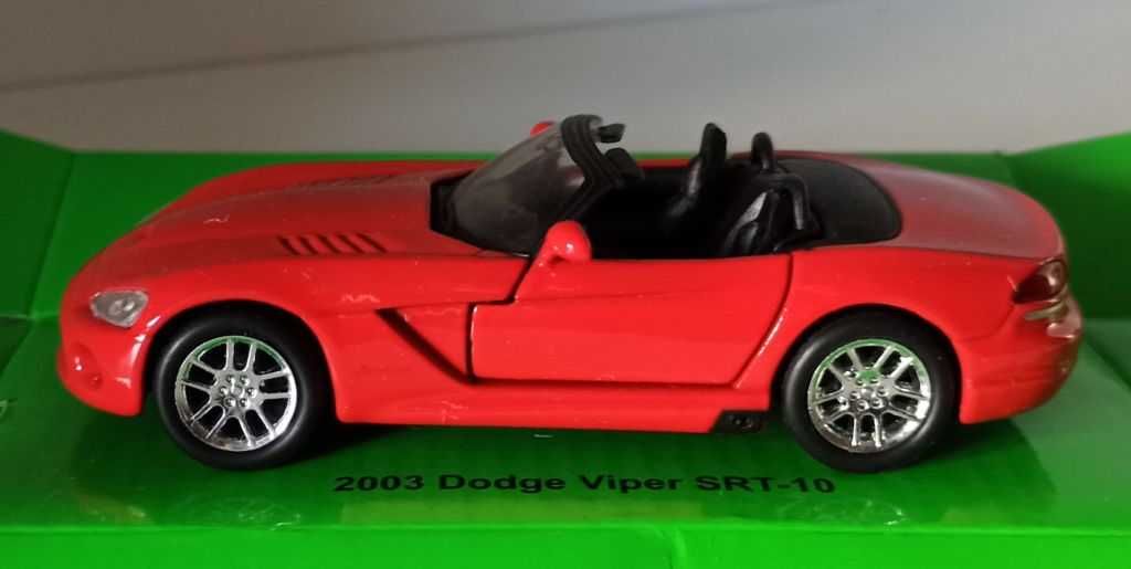 Macheta Dodge Viper SRT-10 2003 rosu - Welly 1/36