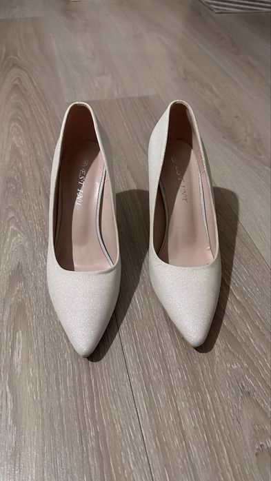 Pantofi eleganti cu toc 38