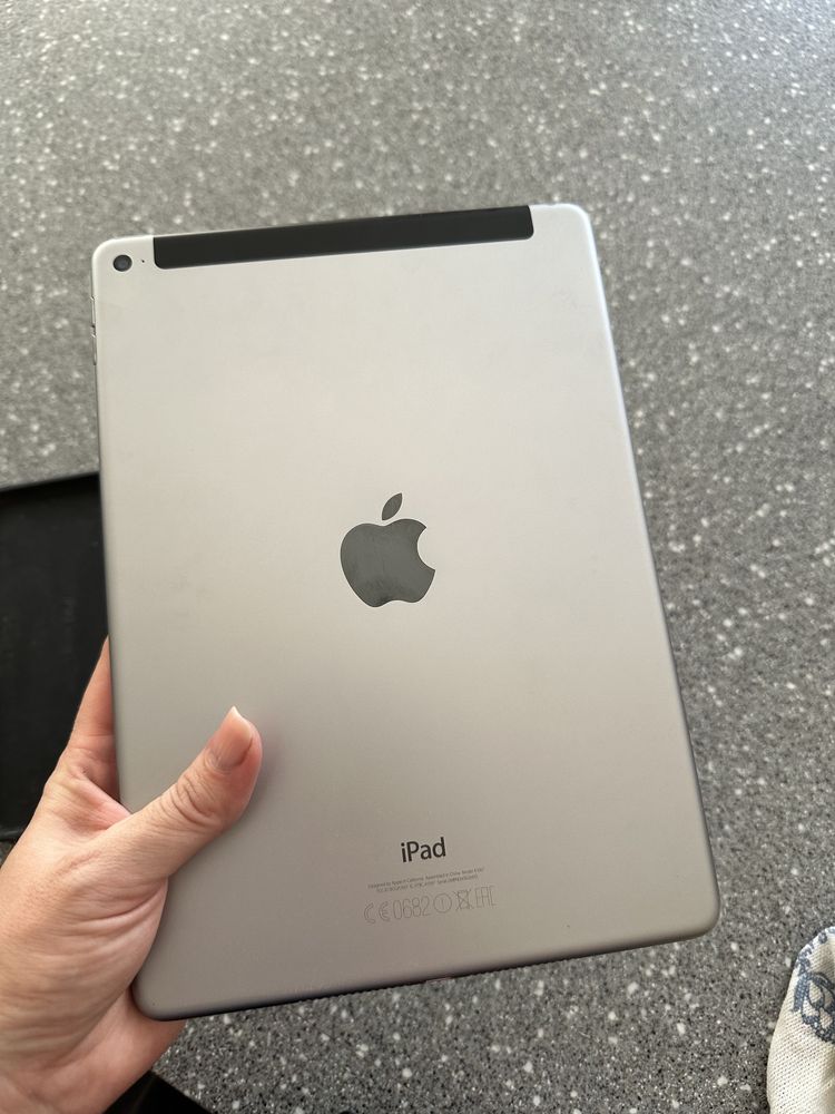 Продам Ipad A1567 (Apple)