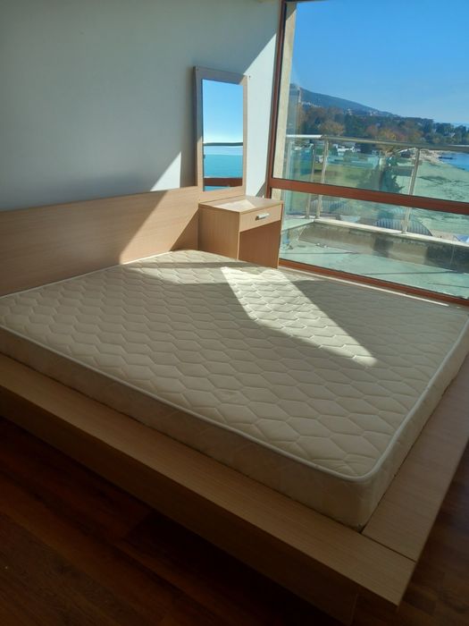 Спален комплект от спалня, гардероб, матрак и тоалетка