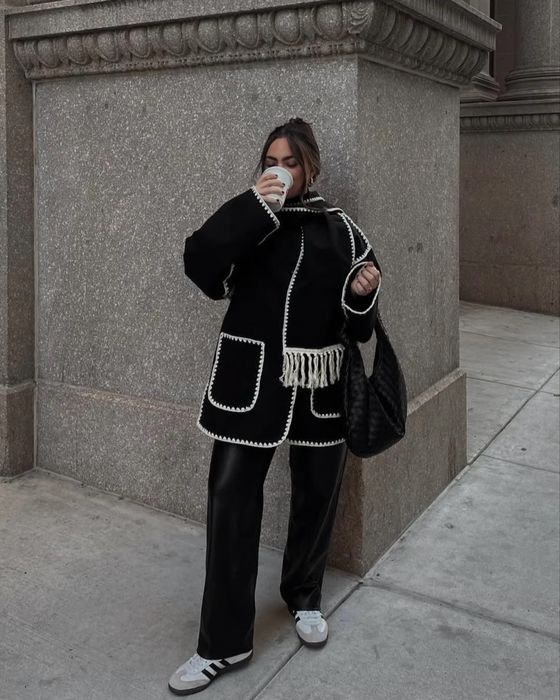 Черно дамско палто с шал