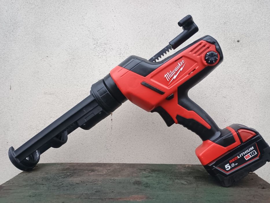 Pistol silicon milwaukee pcg+ baterie 5 amperi