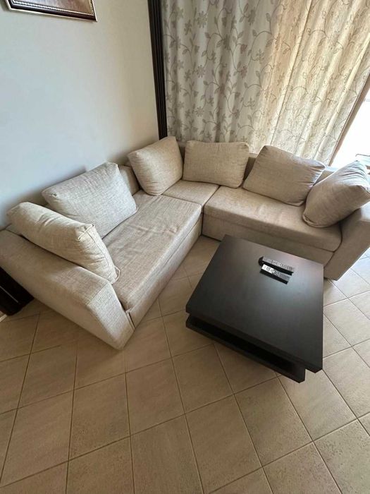 ъглов диван с функция за спане