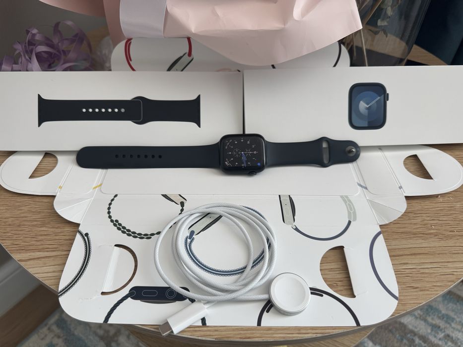 Apple watch Series 9 45mm, баттарея 100 %