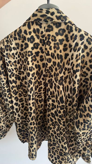 Продам рубашку  на размер 46-48