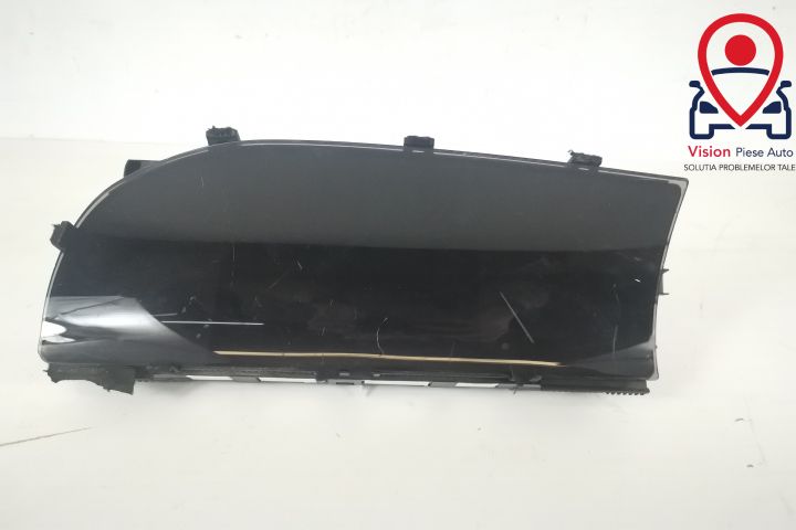 Оригинални Арматурни Табла в Добро Състояние Мерцедес-Бенц / Mercedes-