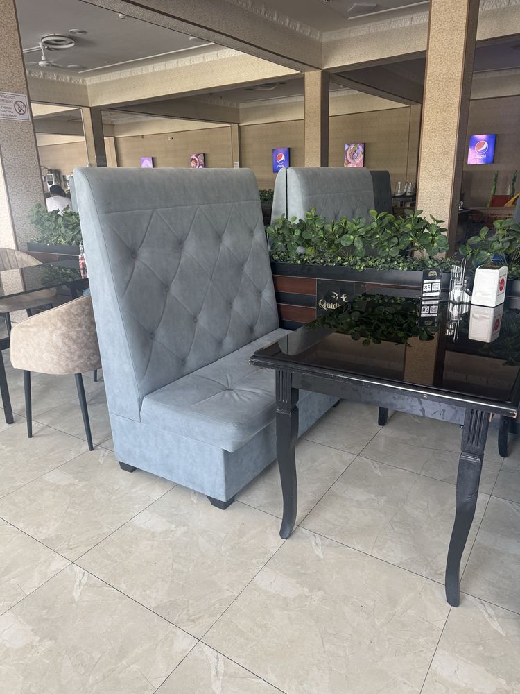 Komplekt divan Stoli bilan Kafe Restoran uchun zo'r variant
