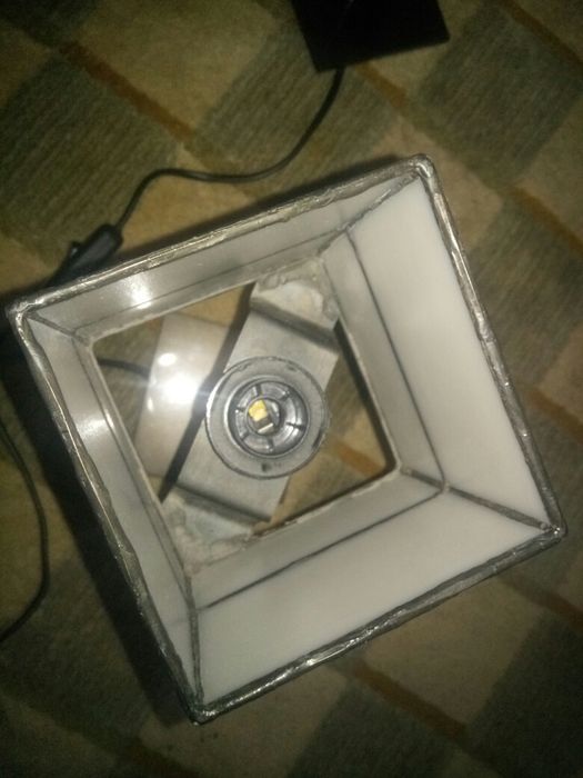 Lampi noptiere Vintage vechi ca noi