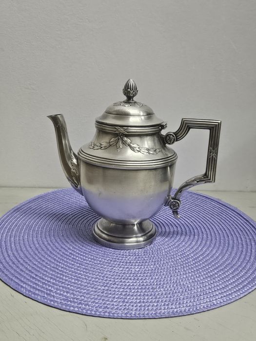 Посребрен френски чайник