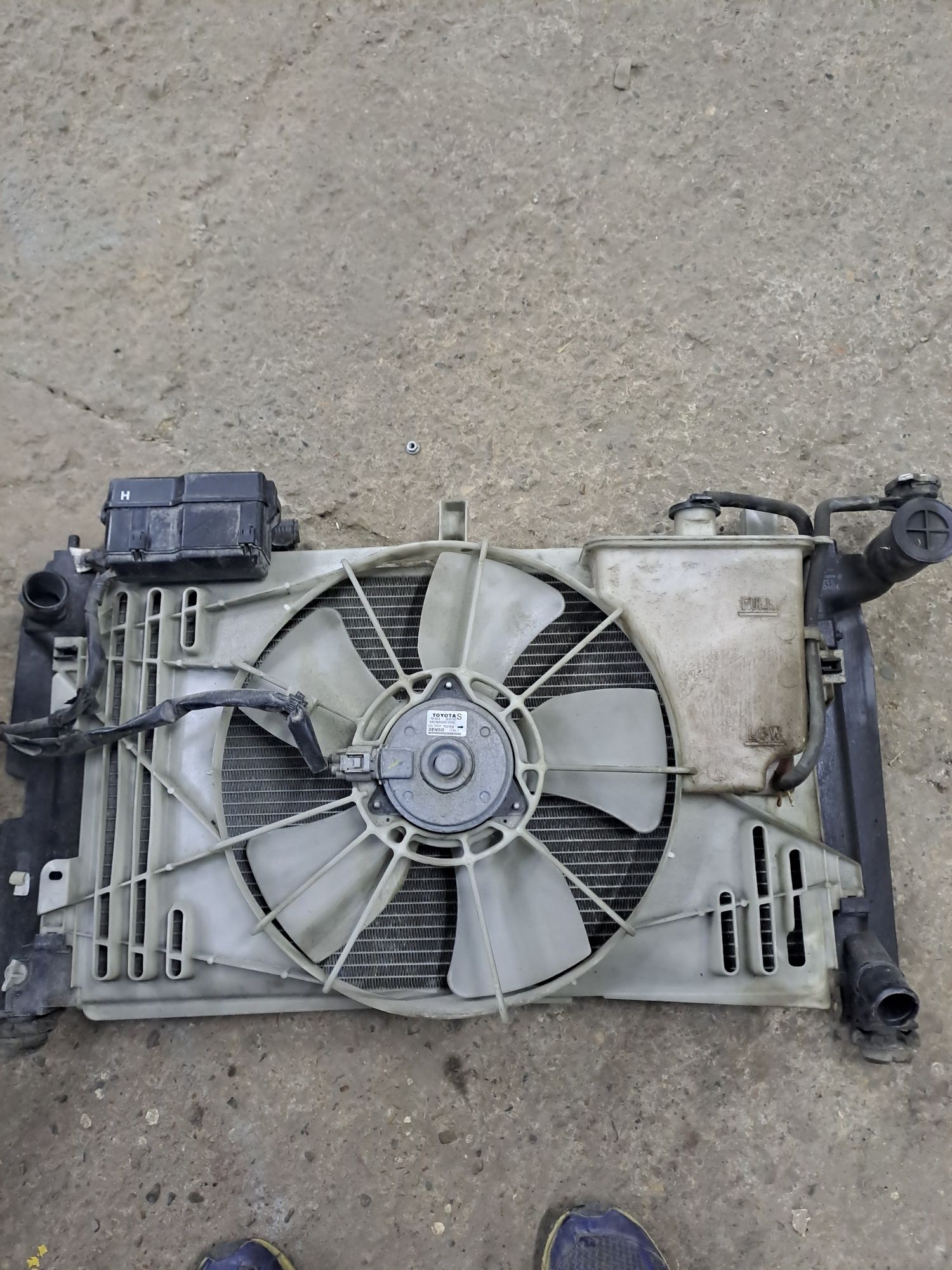 Electroventilator / radiator apa Toyota avensis 1.8 vvti 2006