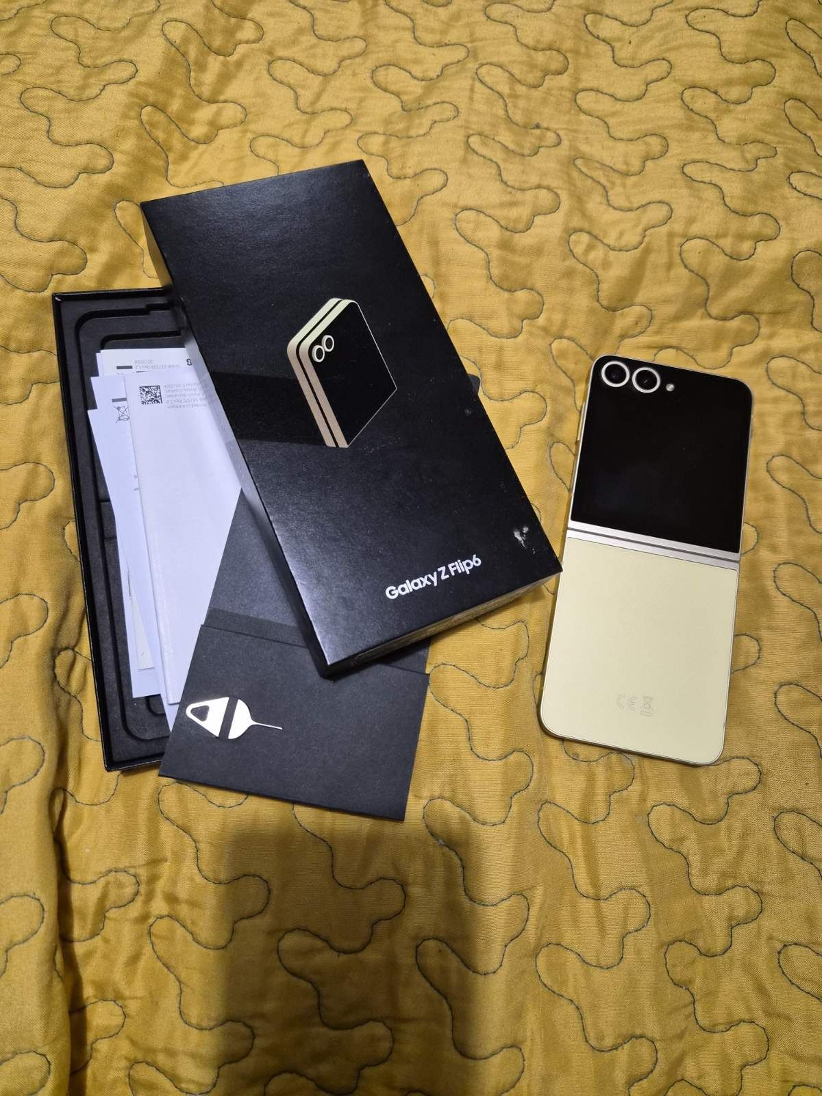 Samsung Galaxy Z Flip 6