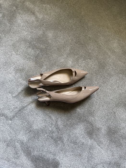 Pantofi noi Andre din piele naturala 36