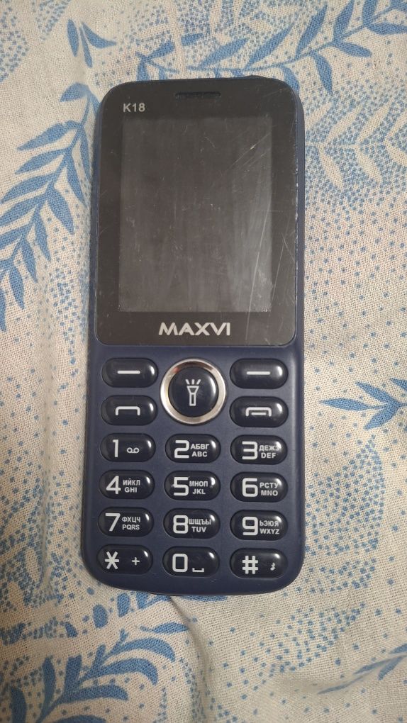 Телефон кнопочный K18 MAXVI