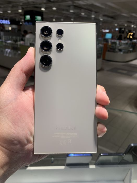 Samsung S24 Ultra 12/256Gb в идеале год гарантия