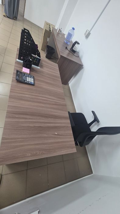 Продается мебель и офисные принадлежности