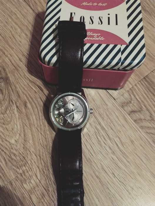Ceasuri clasice Wostok si Raketa, mecanism mecanic, si altele.
