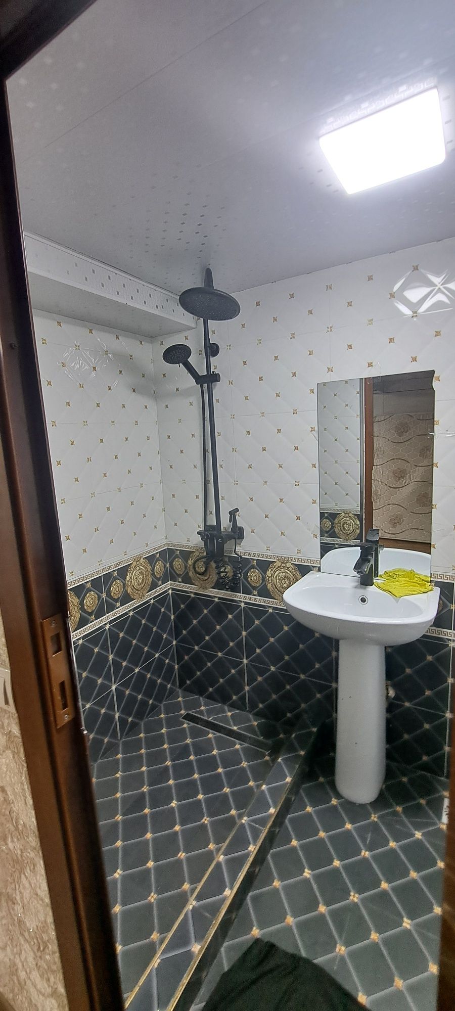 Uchaska sotiladi qahramon raysentirda 5sotix