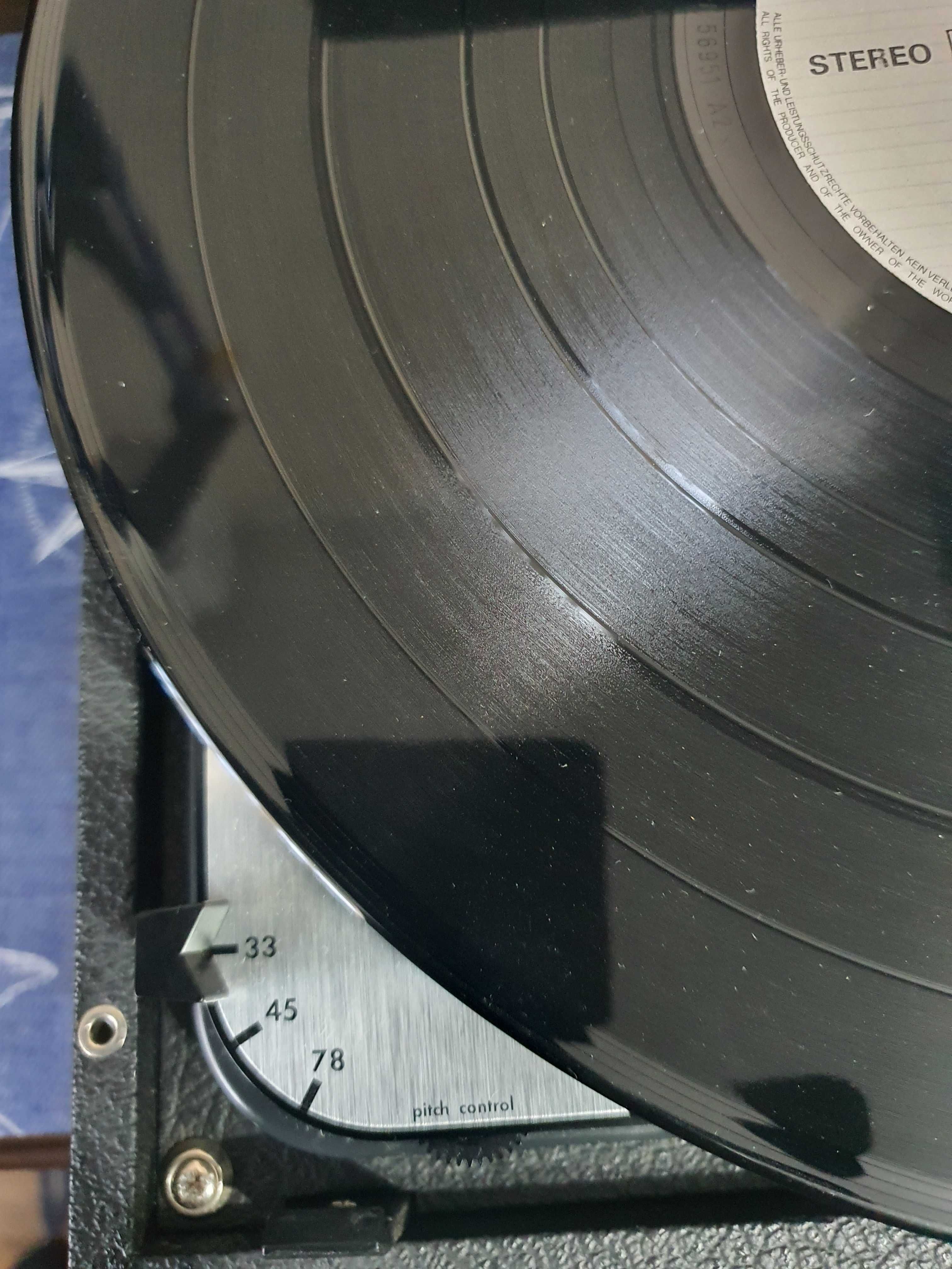 Pick-up stereo DUAL 1010, cu amplificare și complet automat