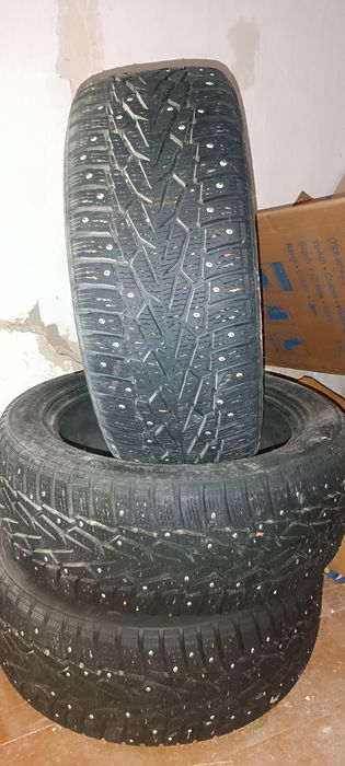 Продаю покрышки r17 225,50. Три штуки