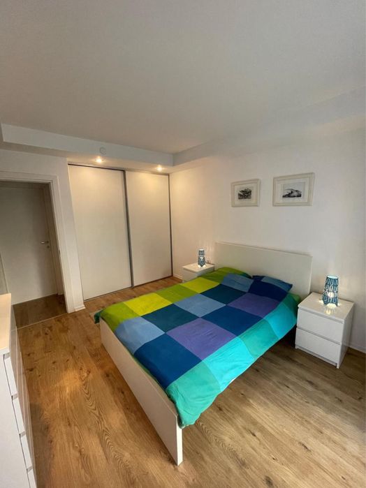 Cosmopolis, închiriez apartament 2 camere, parter cu gradina