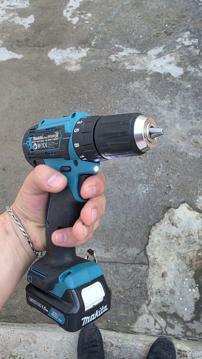 Makita DF333D как новый с батарейкой и зарядное устройство