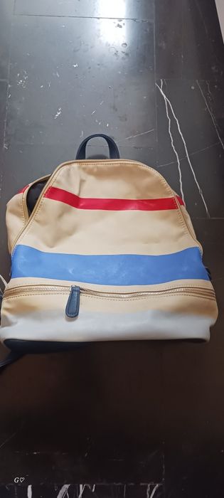 Дамска раница...