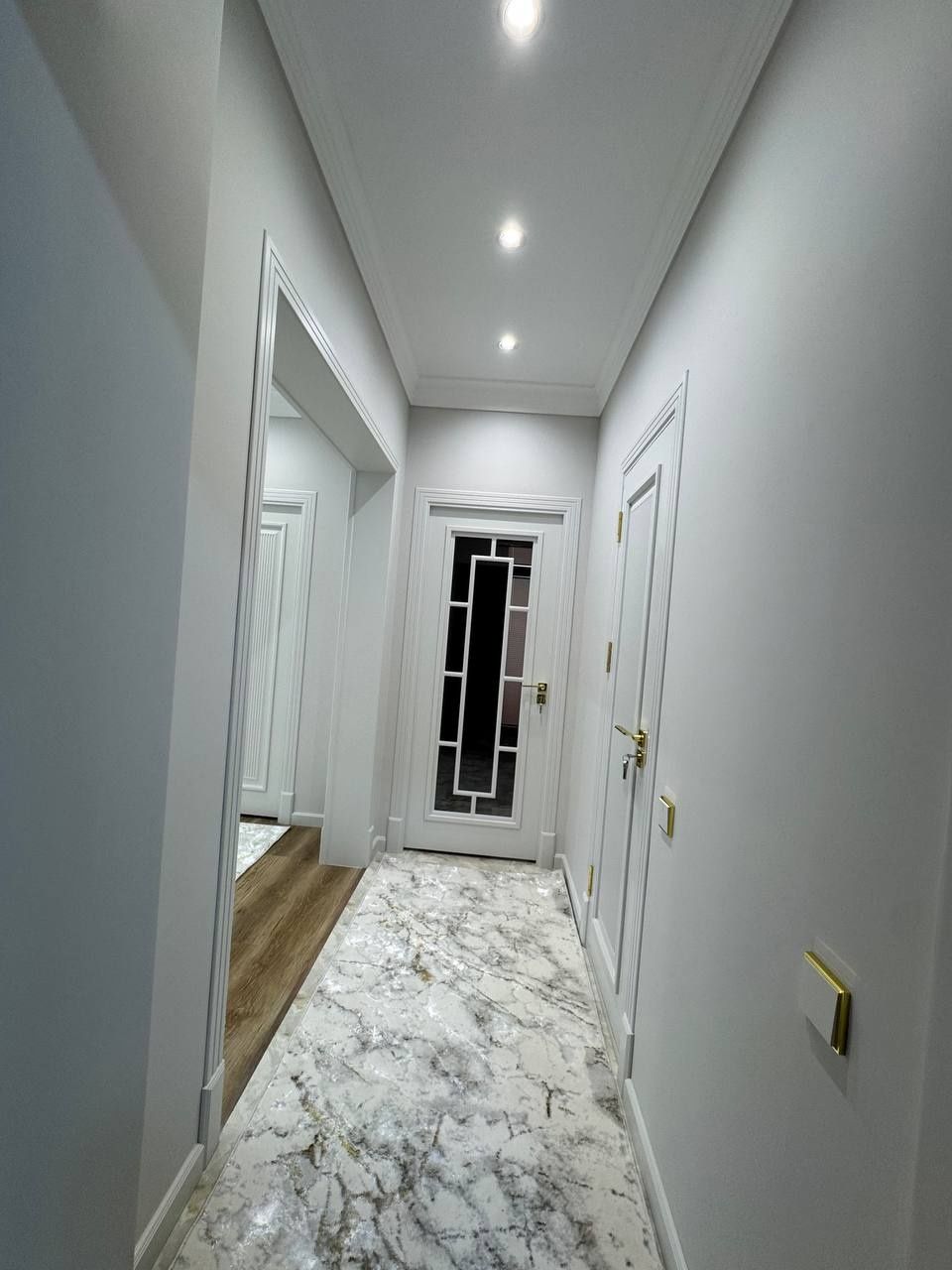 ЖК Дипломат от Хон Сарой 2в3/6/16, 55м²+25м². Ор-р: Посольство США