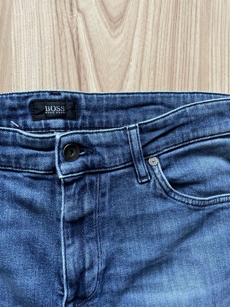 HUGO BOSS / мъжки дънки W33